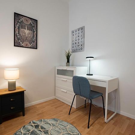 Experience Fresh Comfort In Our Brand-New Apartment In Vienna'S 17Th District Buitenkant foto