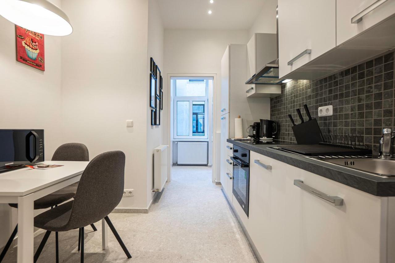 Experience Fresh Comfort In Our Brand-New Apartment In Vienna'S 17Th District Buitenkant foto