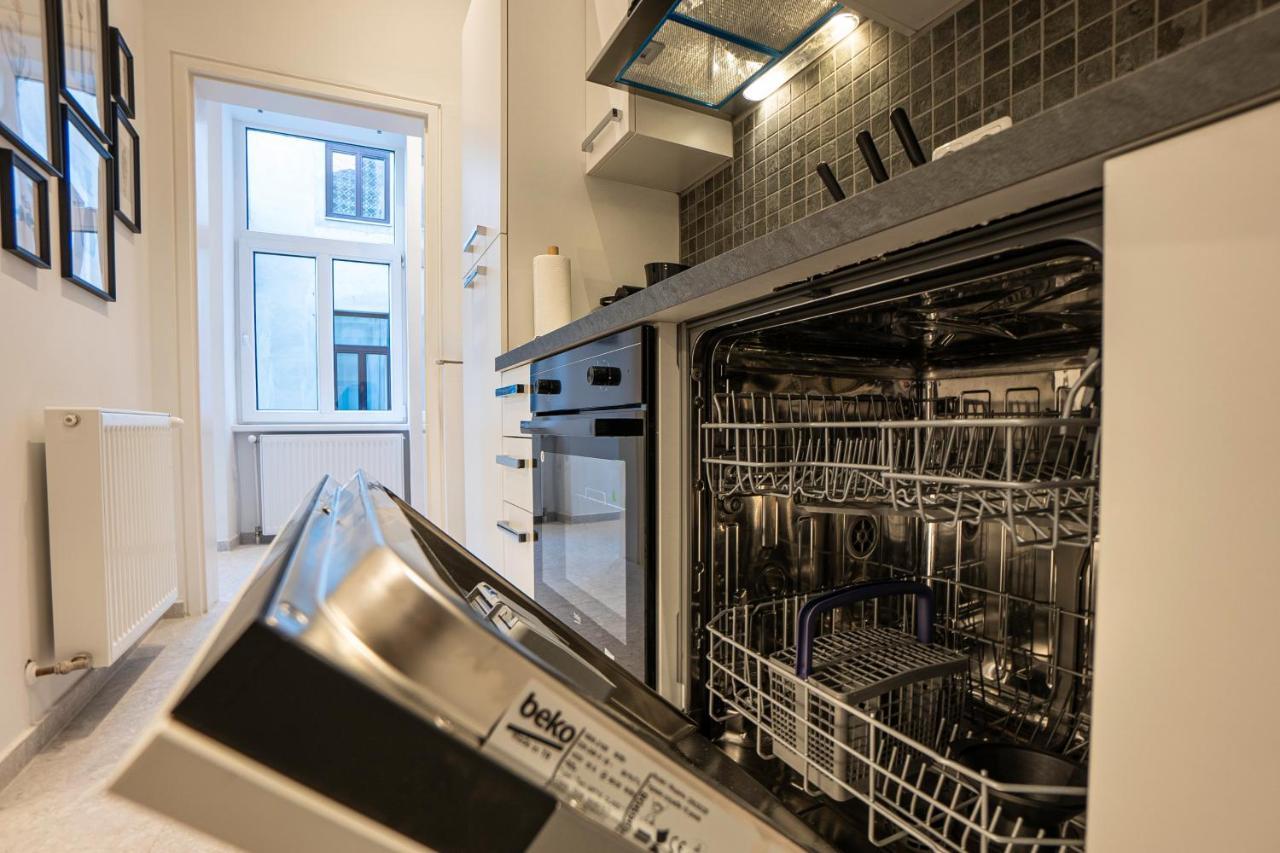 Experience Fresh Comfort In Our Brand-New Apartment In Vienna'S 17Th District Buitenkant foto