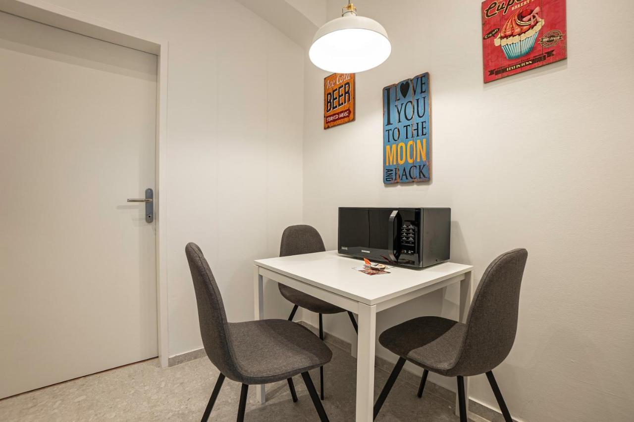 Experience Fresh Comfort In Our Brand-New Apartment In Vienna'S 17Th District Buitenkant foto